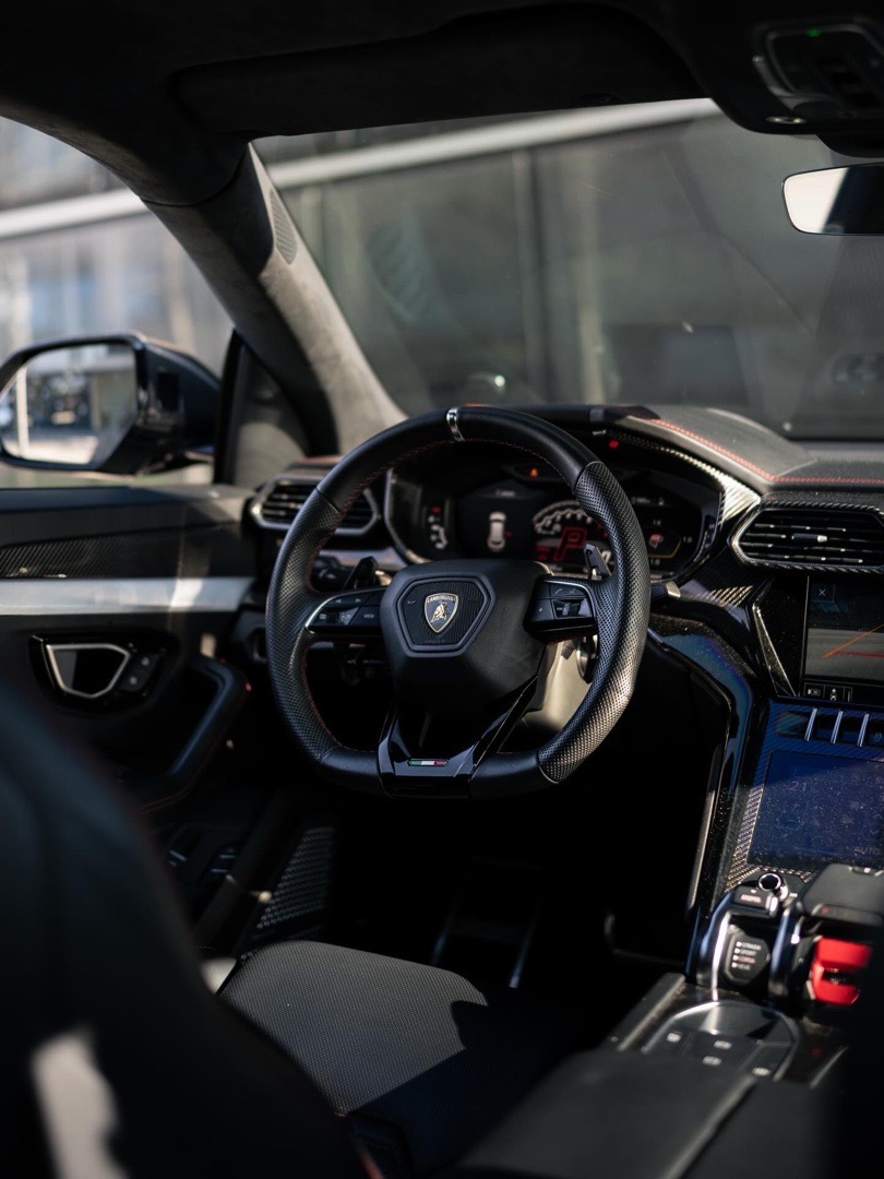 Lamborghini URUS Gallery Image