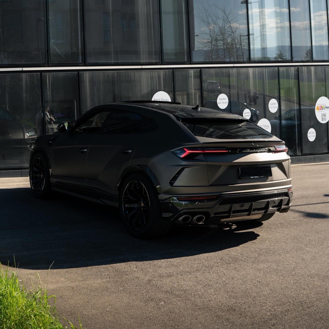 Lamborghini URUS Gallery Image